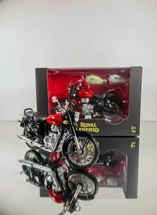 Royal Enfield Classic Die-Cast Bike Model - Detailed
Metal Toy Motorcycle